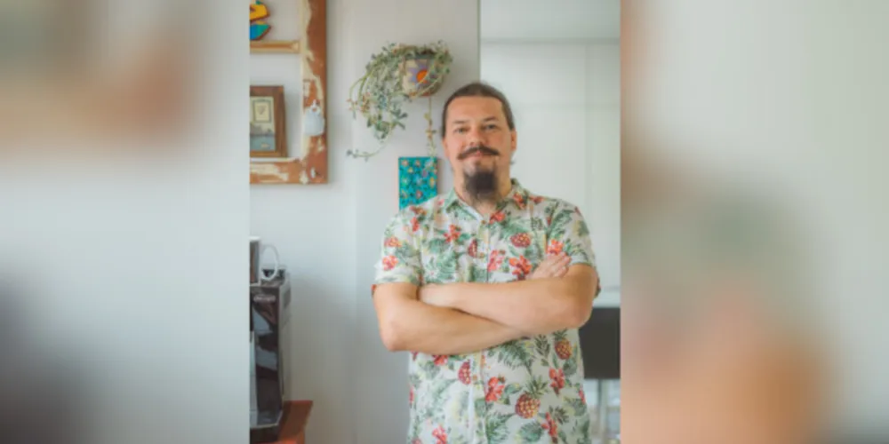 Felicitações - Referência em eternizar os momentos felizes de muitas pessoas e famílias, o consagrado fotógrafo Laertes Soares, no próximo sábado (10), será muito cumprimentado pela passagem de seu aniversário. Laertes é um dos mais premiados fotógrafos da cidade tendo uma vasta agenda de trabalhos fora do país. Da coluna RC os votos de felicidade e sucesso! 