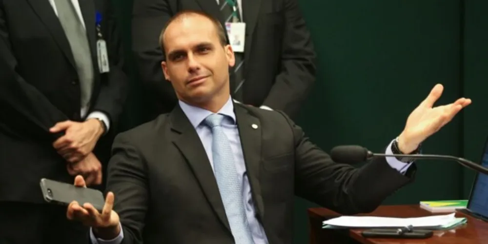 Deputado disse, em entrevista, que se esquerda "radicalizar", governo poderia responder "via um novo AI-5".