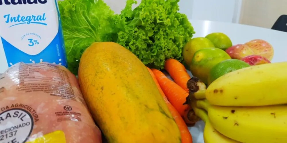 Kit conterá frutas, hortaliças, leite e carne, que poderão conter variedades diferentes, conforme disponibilidade do CMEI ou Escola.