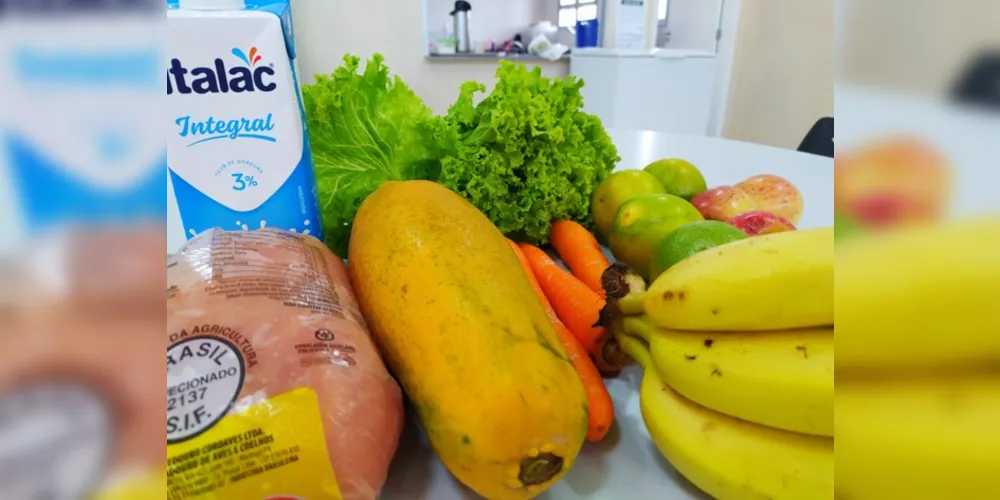Kit conterá frutas, hortaliças, leite e carne, que poderão conter variedades diferentes, conforme disponibilidade do CMEI ou Escola.