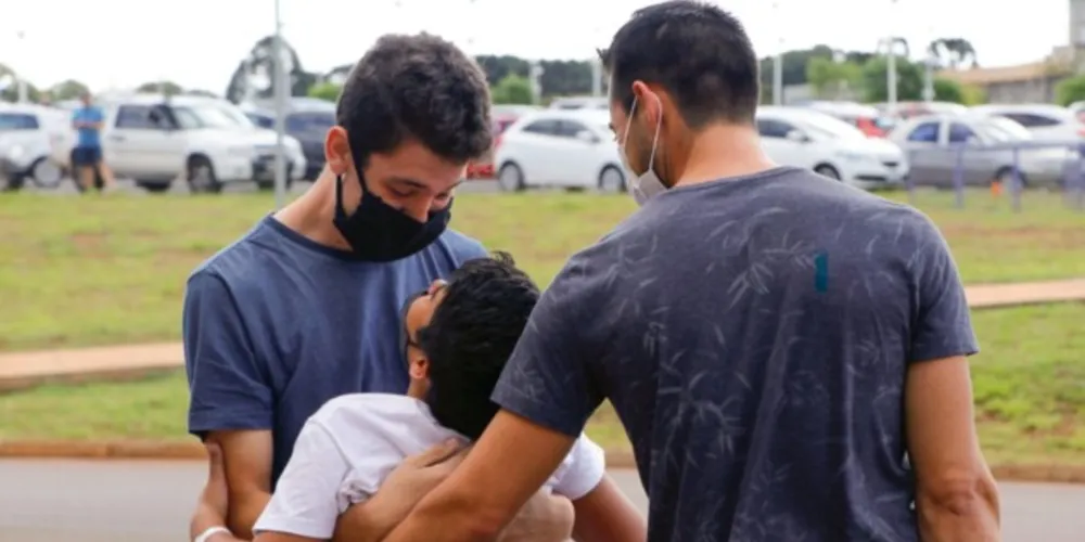 Após treze dias internado, Breno Rodrigues recebeu alta na tarde desta quinta-feira (08)