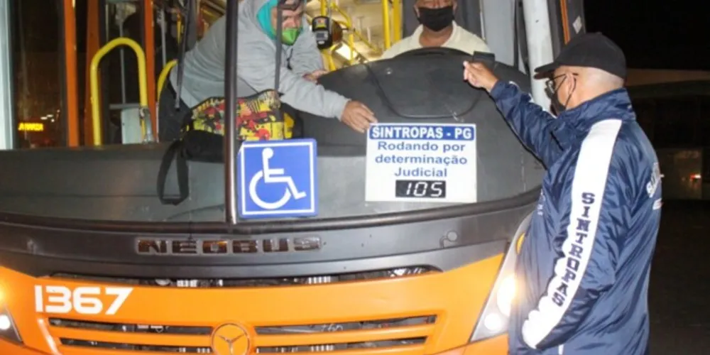 Metade da frota voltou a circular nesta sexta-feira (09)