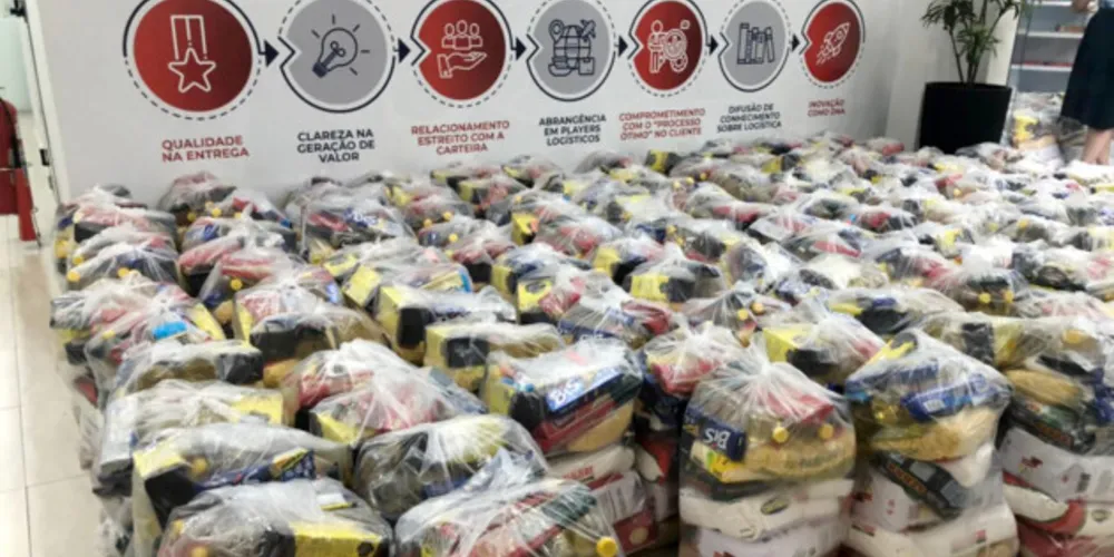 Ao todo, mais de 8 toneladas foram doadas para a campanha.