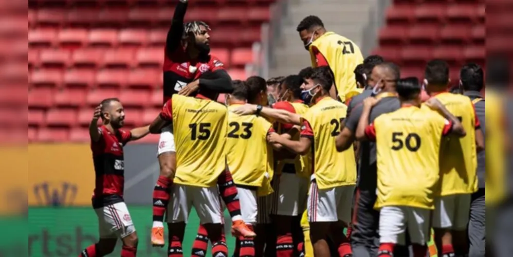Rubro-negro carioca garante o bicampeonato após empate em 2 a 2 no tempo normal