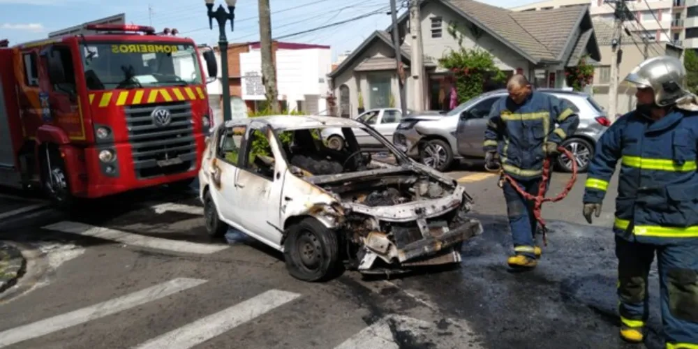 Ocorrência foi registrada neste domingo (11), na esquina entre as ruas Francisco Burzio e Francisco Ribas