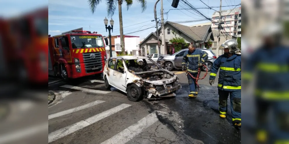 Ocorrência foi registrada neste domingo (11), na esquina entre as ruas Francisco Burzio e Francisco Ribas