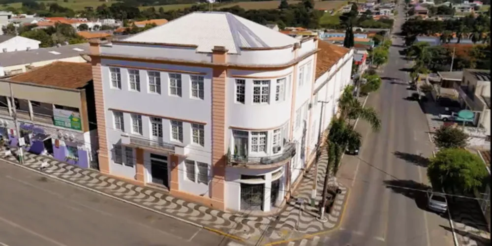 A vítima é uma mulher, de 69 anos.