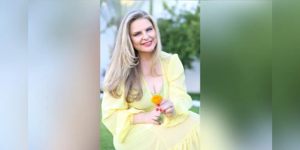 Brinde à vida - A médica Daniele Araujo festejou a troca de idade na última segunda-feira (12). Além da data festiva a médica comemora os 21 anos da sua clínica Corpo e Arte, que atua no cenário de beleza e estética. Pela dupla festividade a coluna RC parabeniza a aniversariante. 