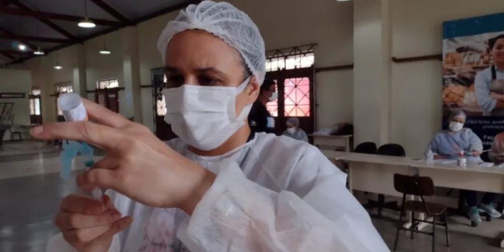 Intenção é imunizar colaboradores do comércio e contribuir para a imunização da população