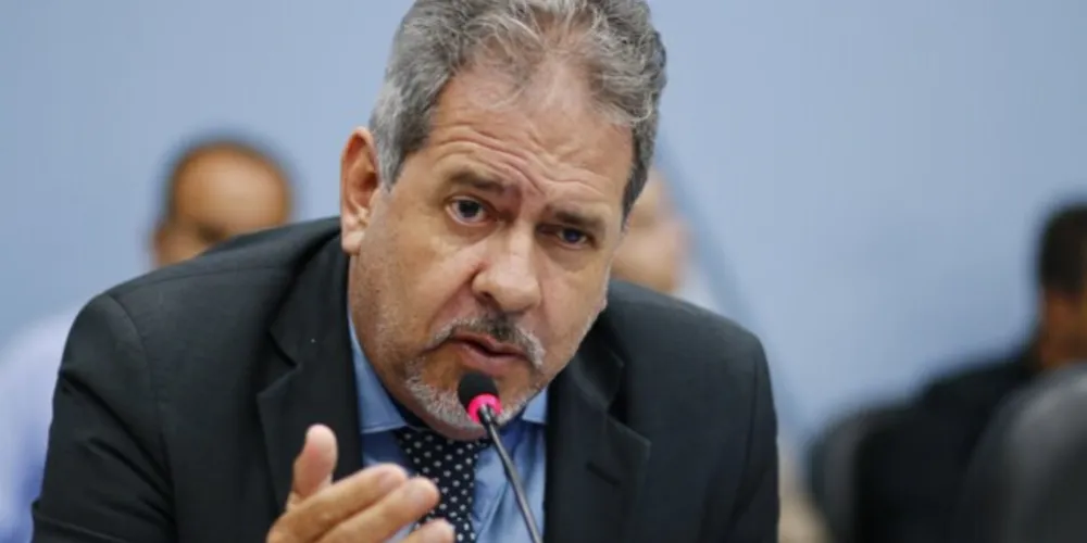 Parlamentar é acusado de falta de decoro no caso da CPI do EstaR Digital.