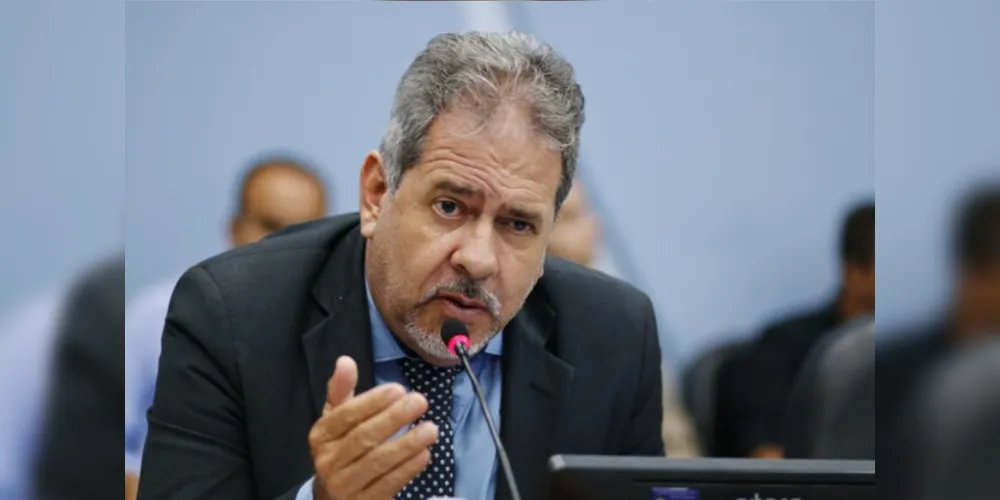 Parlamentar é acusado de falta de decoro no caso da CPI do EstaR Digital.
