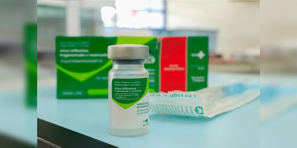 Equipes de saúde já receberam 700 doses do imunizante, que devem ser aplicadas em três fases
