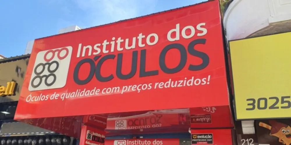 Instituto dos òculos tem duas unidades no centro de Ponta Grossa.