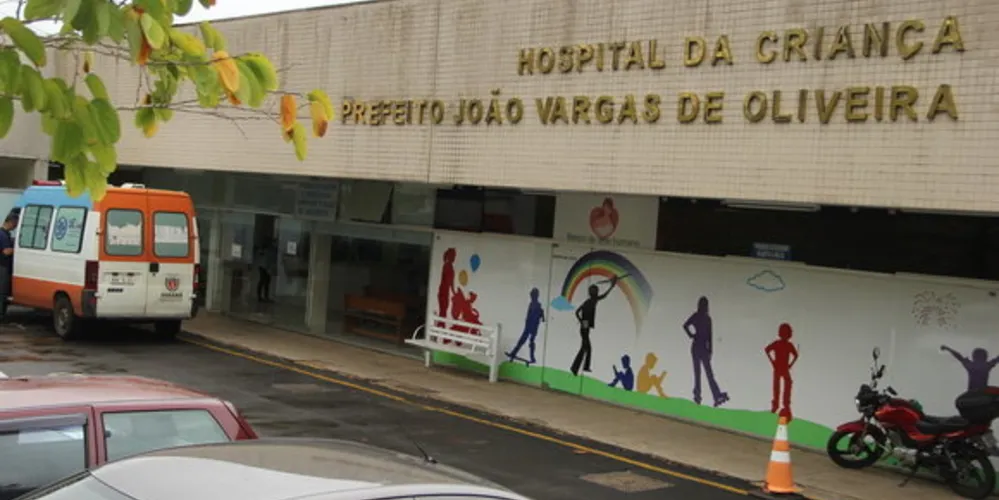 Equipe que trabalha na recepção do HUMAI é terceirizada.
