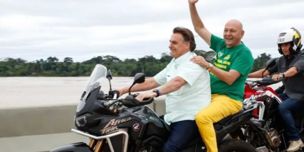 Presidente afirmou a apoiadores nesta segunda-feira que futuras concessões já devem contar com liberação para esse tipo de veículo