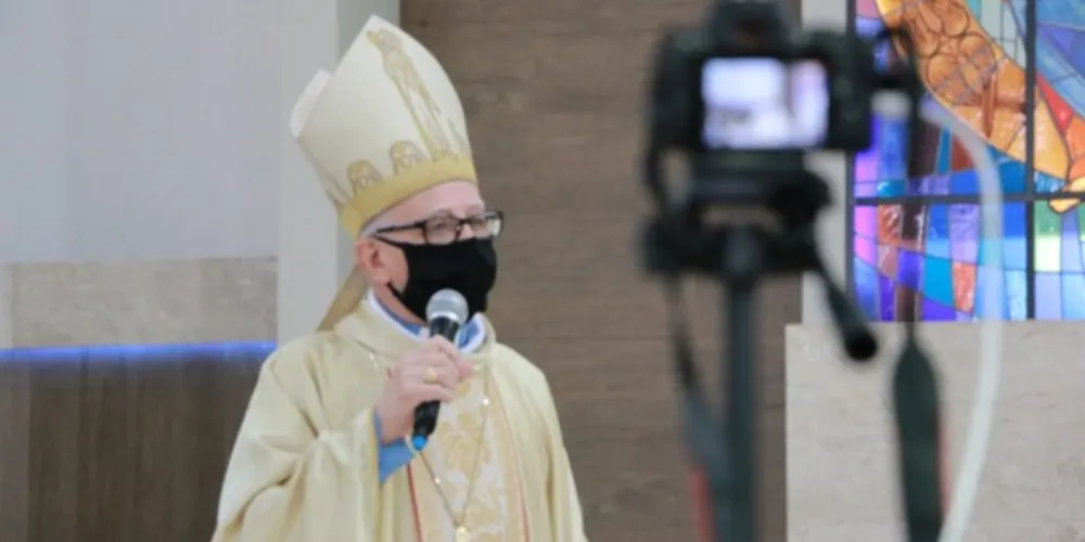 Celebração foi transmitida pelas redes sociais da paróquia e da Diocese e Rádio Sant'Ana.