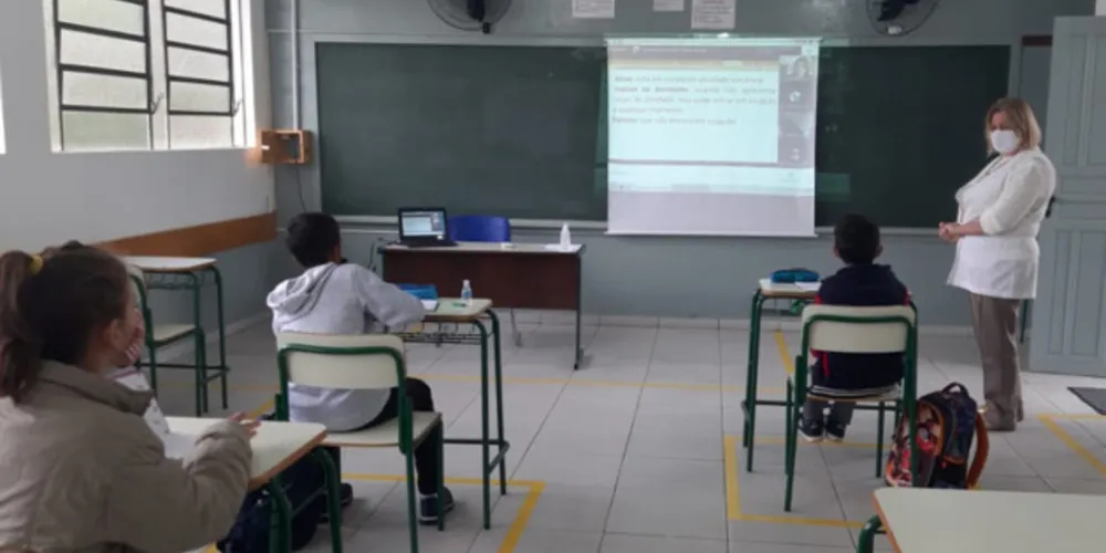 Imagem ilustrativa da imagem Duzentos colégios retornaram às aulas presenciais no PR