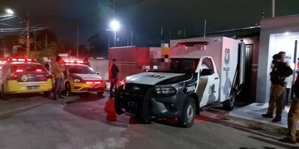 Homem, 27 anos, a esposa, também com 27 anos e filha do casal de 2 anos morreram