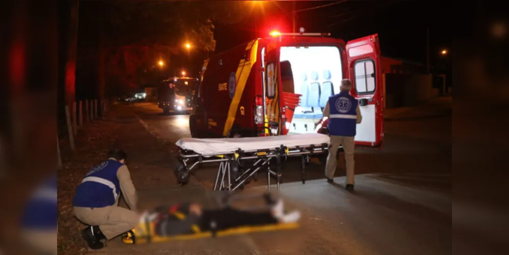 Colisão auto-anteparo aconteceu na noite deste domingo na Rua Anita Filipovski, Vila Ricci, região do bairro Contorno