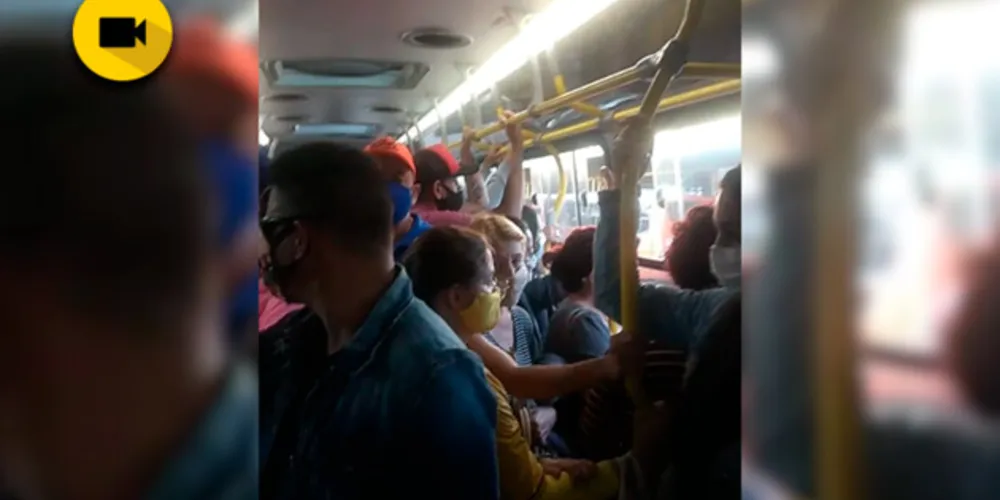 Ônibus lotado pode trazer consequências por conta da covid-19.