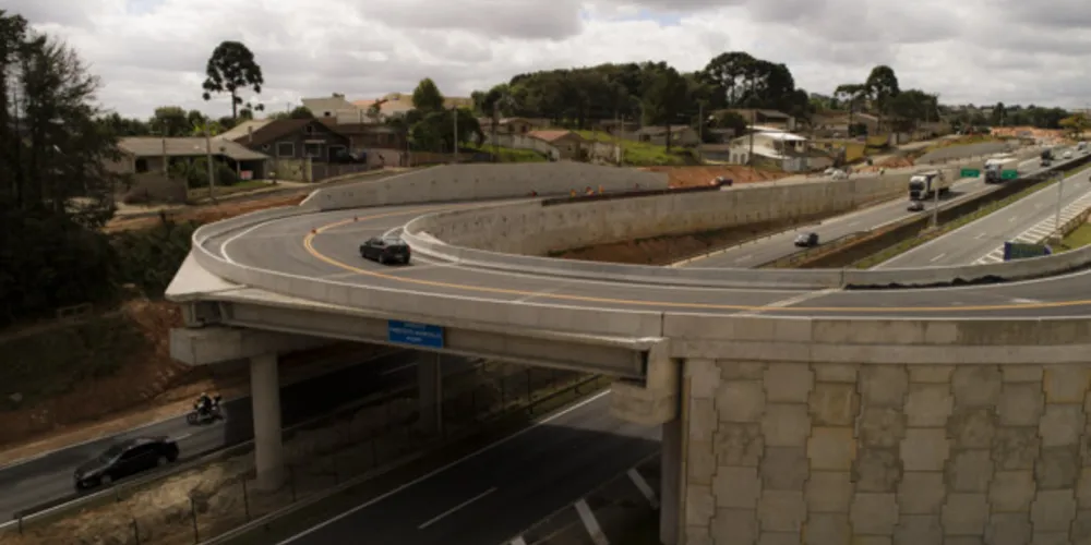 A obra, concluída em dez meses, vai trazer ainda mais segurança para motoristas e moradores 