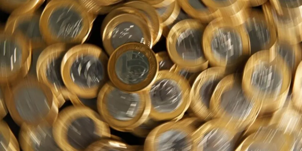 O reajuste segue a projeção de 4,3% para o Índice Nacional de Preços ao Consumidor (INPC) para este ano