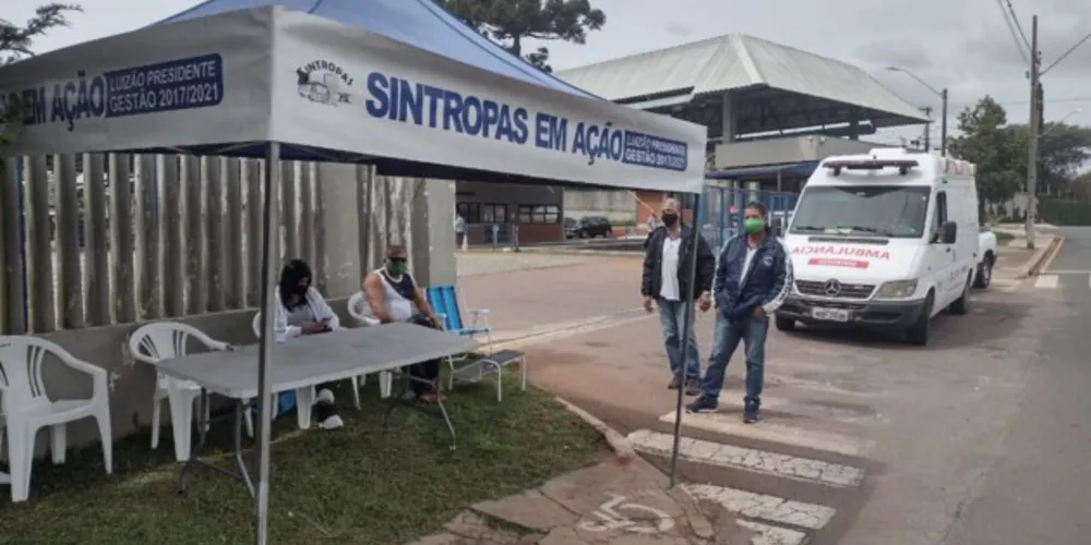Em Ponta Grossa, 50% da frota está operando.