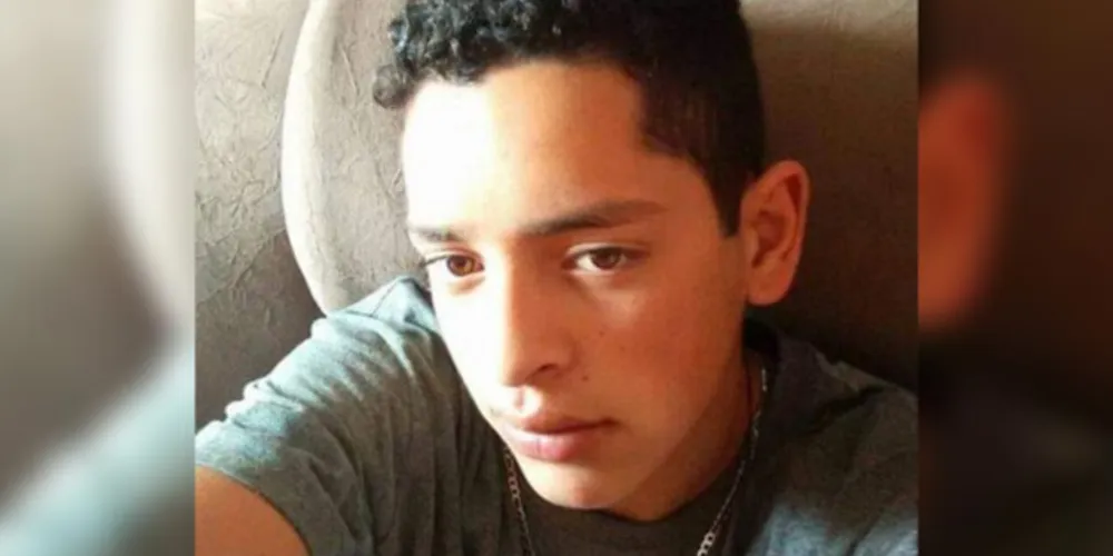 Jovem de 22 anos foi assassinado com cinco tiros na noite de quinta-feira (27), no Conjunto Boreal, na região da Vila Borato