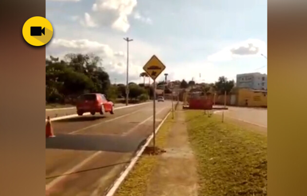 Imagem ilustrativa da imagem Vídeos flagram carros 'voando' em lombada de PG