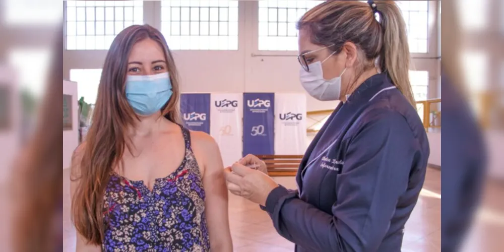 As vacinas são em combate da pandemia do covid-19