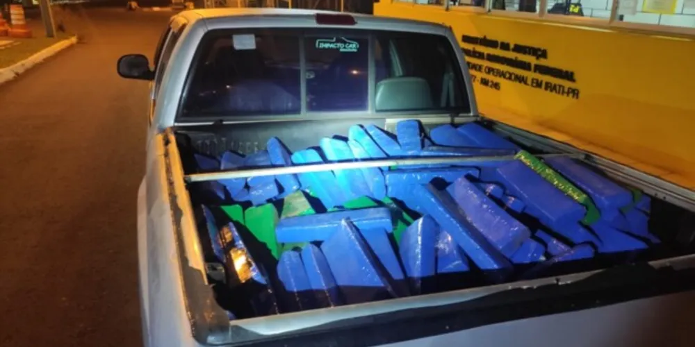 Imagem ilustrativa da imagem PRF flagra caminhonete com 266 kg de maconha na BR-277