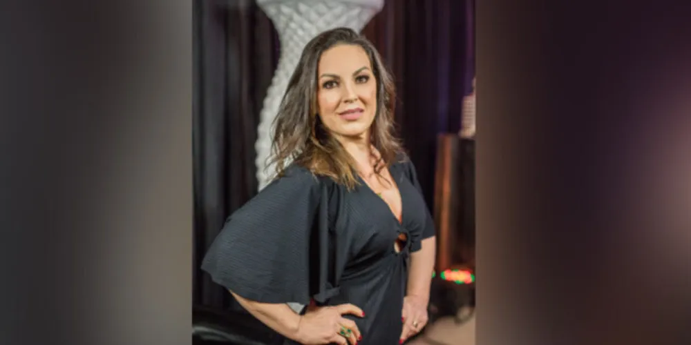 NOVO CICLO – A conceituada médica Ana Paula Carvalho foi muito cumprimentada pela passagem de seu aniversário na última segunda-feira (5). Da coluna RC os votos de alegrias e realizações.