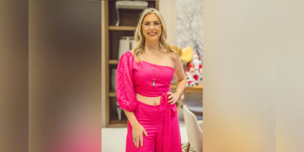 BRINDE À VIDA - Bianca Calixto Laureano foi muito cumprimentada pela passagem de seu aniversário na última segunda - feira (19). Da coluna RC os votos de realizações e alegrias. 
