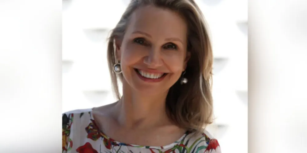 NOVO CICLO - Sinônimo de elegância e finesse na sociedade princesina, Ana Maria Schaffka Teixeira, recebeu as felicitações pela troca de idade, na última segunda - feira (26). Da coluna RC o desejo de muitas realizações e saúde, a nossa destacada aniversariante. 