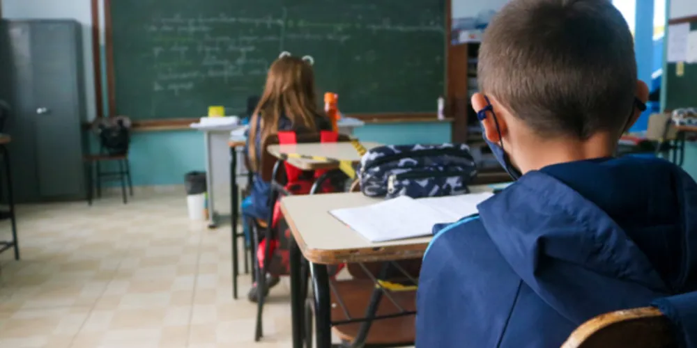 Escolas da rede municipal recebem alunos de maneira escalonada com turmas reduzidas