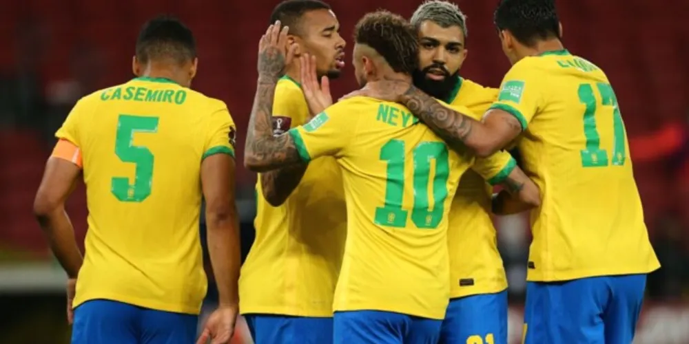 Seleção canarinho derrubou a forte marcação do Equador e venceu por 2 a 0 no Beira-Rio