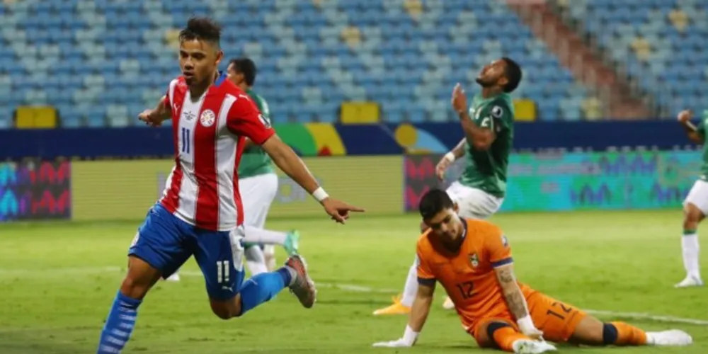 O destaque da noite de jogos ficou para o atacante paraguaio Angel Romero, que marcou dois gols e garantiu a vitória para sua seleção