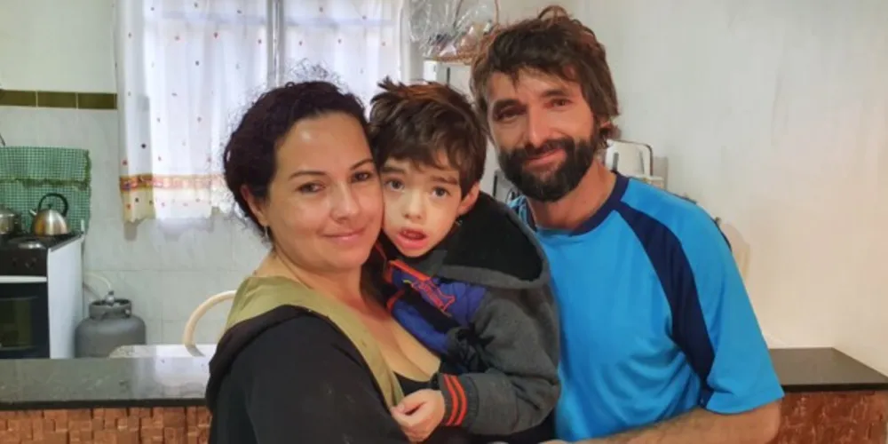 Imagem ilustrativa da imagem Família de PG pede ajuda para tratar menino de 6 anos