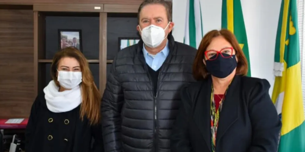 Repasse foi efetivado pelo deputado federal Luciano Ducci, que participou de uma reunião com a prefeita Alcione Lemos