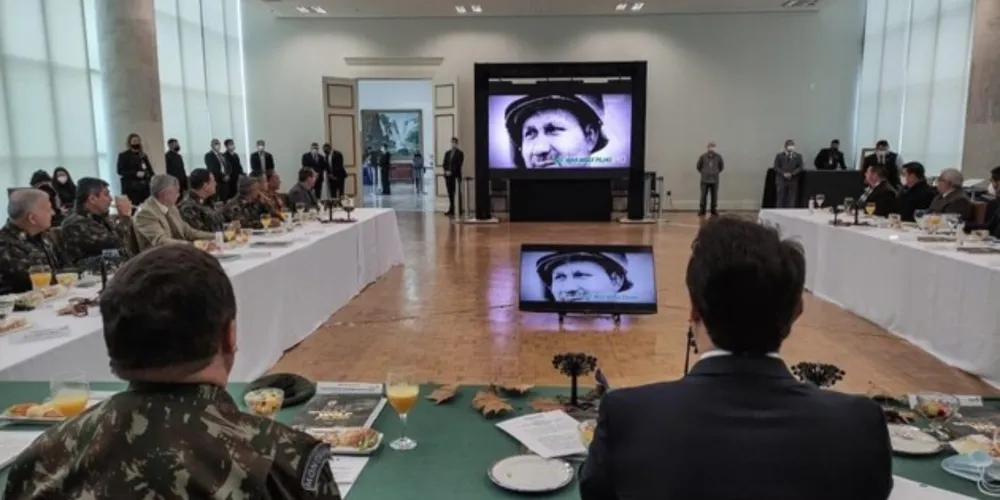 Imagem ilustrativa da imagem Ratinho recebe comando militar para discutir ESA