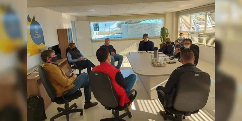 Prefeito Sérgio Belich esteve em reunião com o presidente da entidade nesta quinta-feira (22)