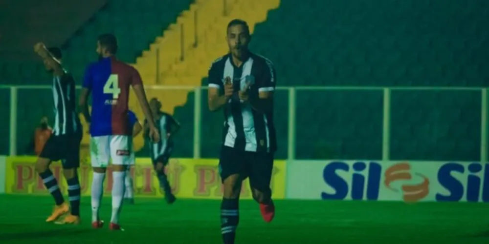 Tricolor perdeu para o Figueirense, por 2 a 0, fora de casa