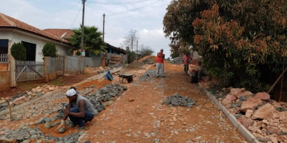 Obras no Distrito de Novo Barro Preto são custeadas com recursos próprios do município