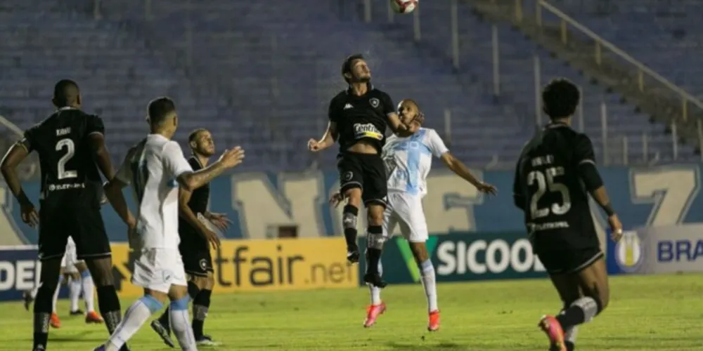 Time paranaense precisou correr atrás do placar duas vezes para buscar o empate