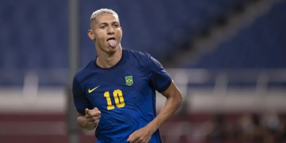 Com o triunfo, a seleção garantiu a liderança do Grupo D, com sete pontos, e a classificação às quartas de final