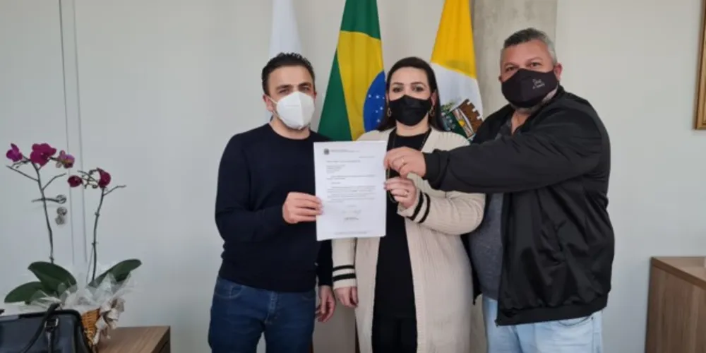 Parlamentar esteve em reunião com a prefeita Elisangela Pedroso