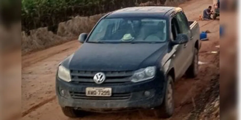 Veículo Amarok tem placa AWQ-7299.