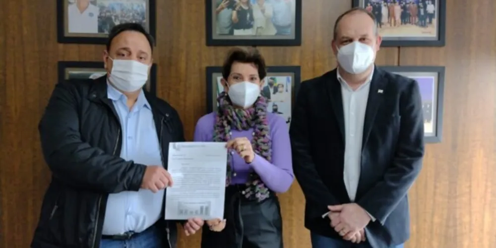 Deputado Bakri (PSD), prefeita Elizabeth (PSD) e secretário Manjabosco.