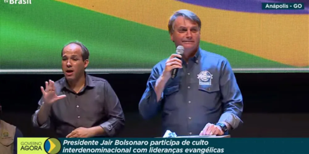 "Fraude que existiu me jogou no segundo turno", afirmou em pronunciamento durante culto com lideranças evangélicas