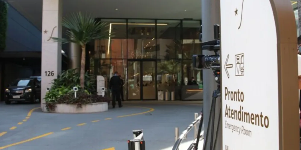 Bolsonaro foi internado no Hospital Vila Nova Star, em São Paulo.